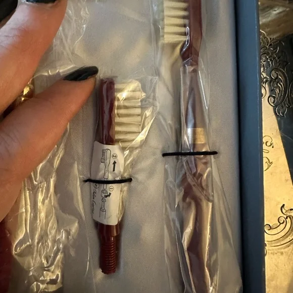 Boxed Maroon Grooming Set New - Picture 4 of 5